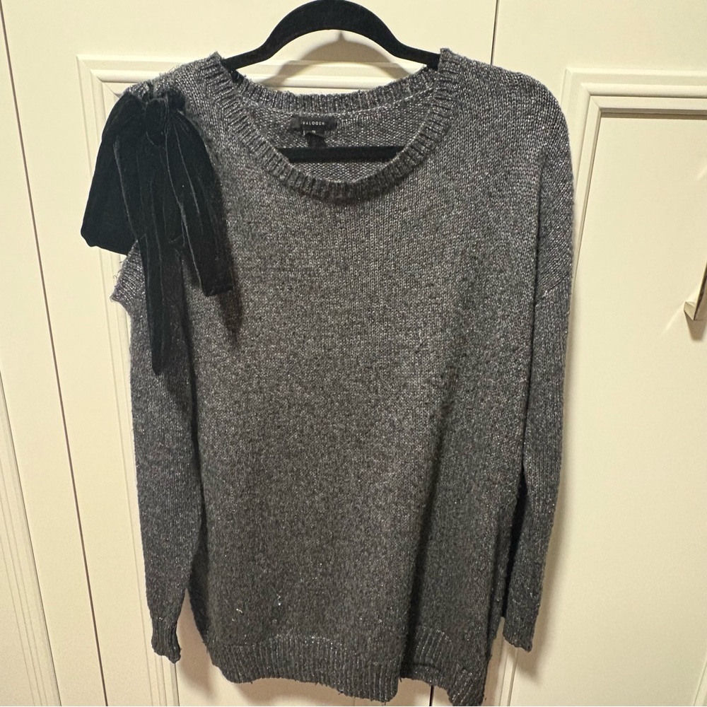 Halogen Charcoal Sweater with Velvet Black Bow size Medium